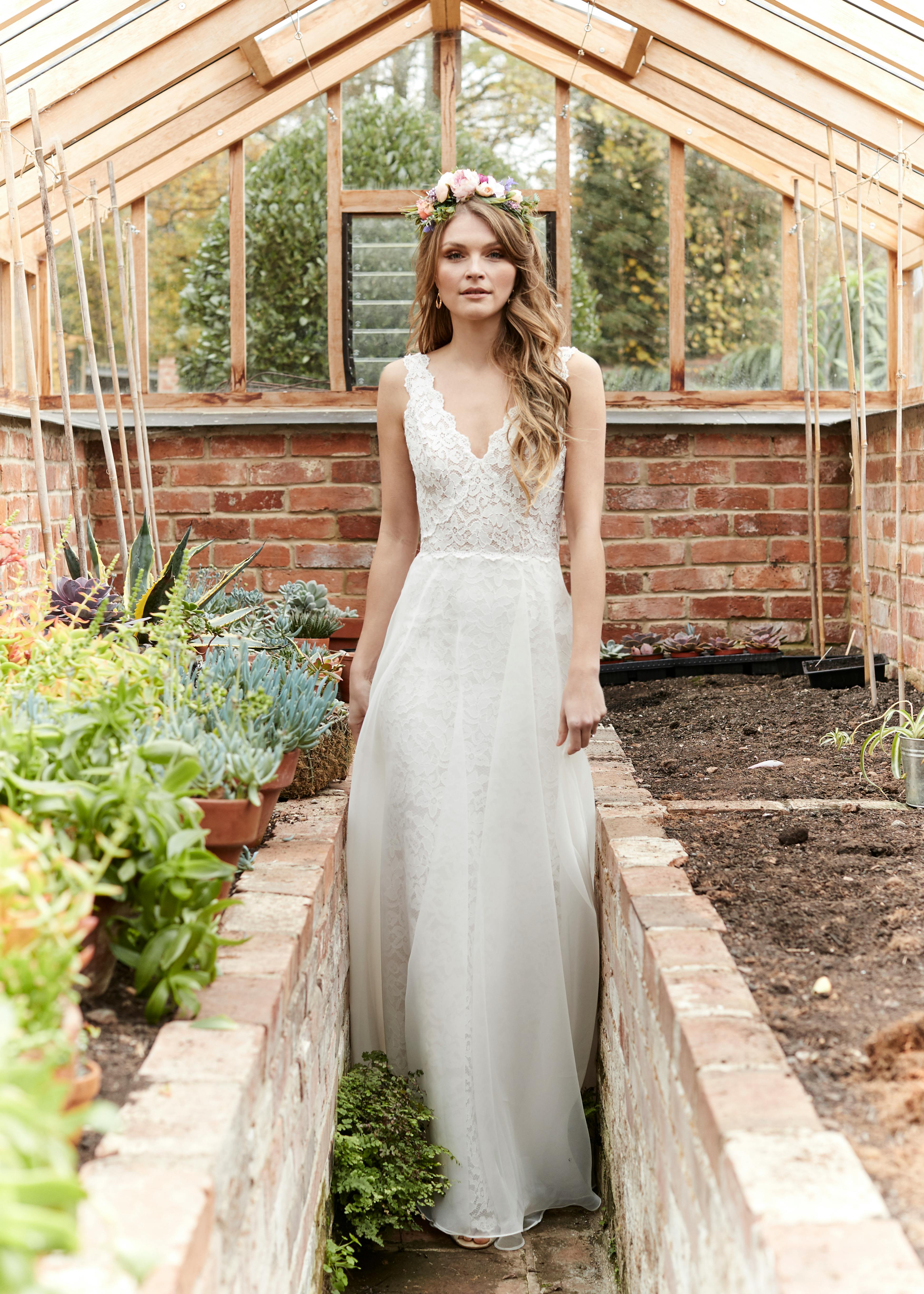 Wedding dress: Nutmeg